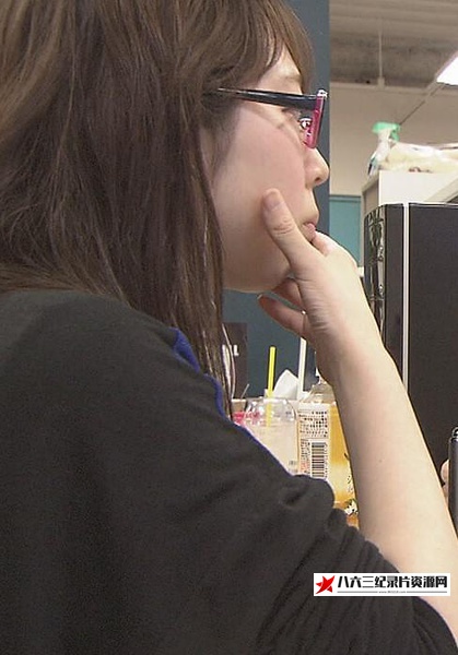 恋爱游戏插画师 恋愛ゲーム イラストレーター的海报